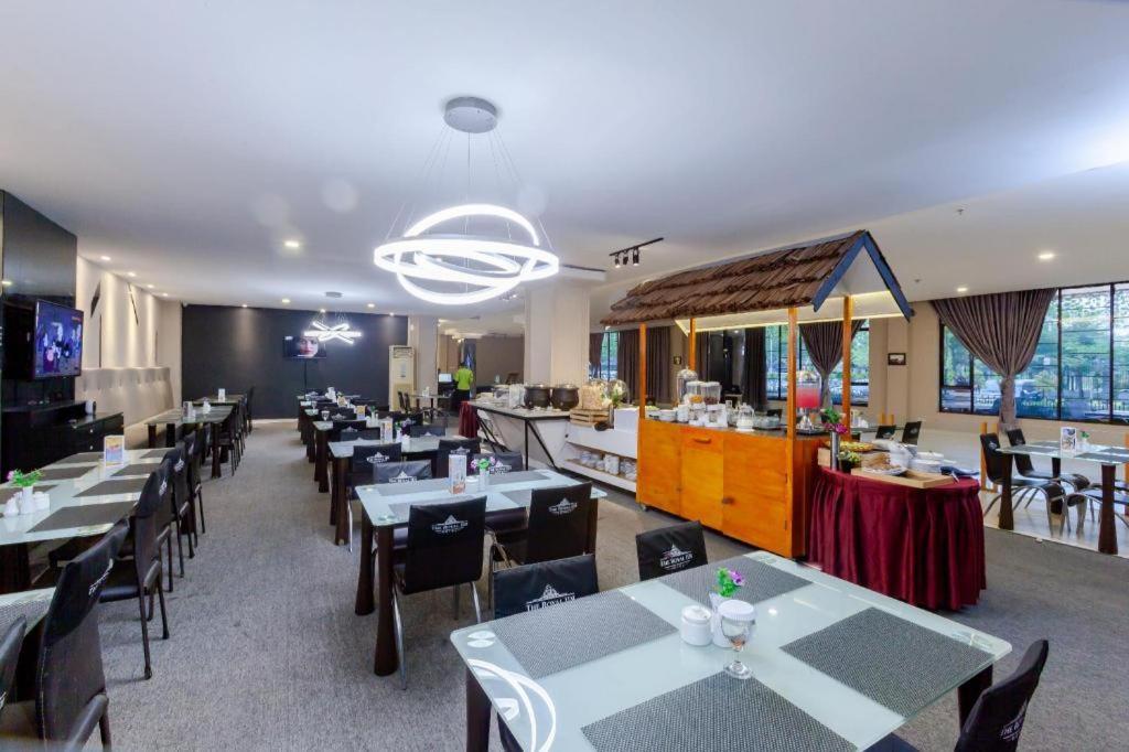 The Royal Idi Hotel Idirayeuk Buitenkant foto