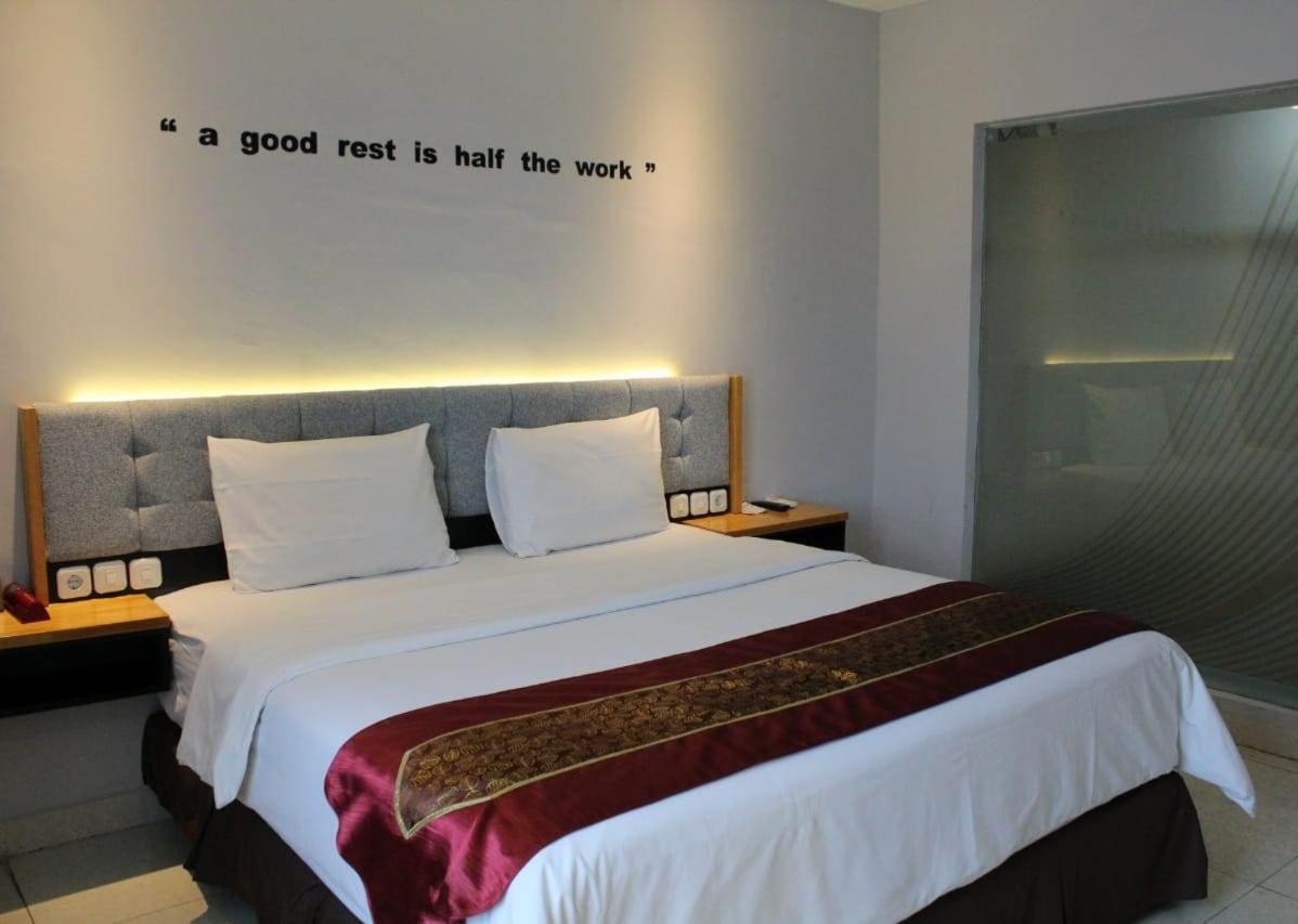 The Royal Idi Hotel Idirayeuk Buitenkant foto